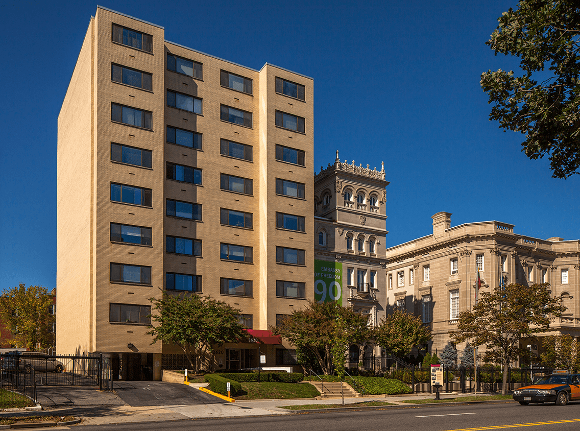 2620 16th Street Apartment building 